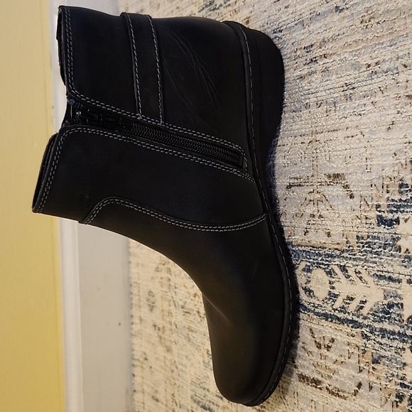 Naturalizer Black Leather Ankle Bootie NEW Size 10 - Picture 5 of 13